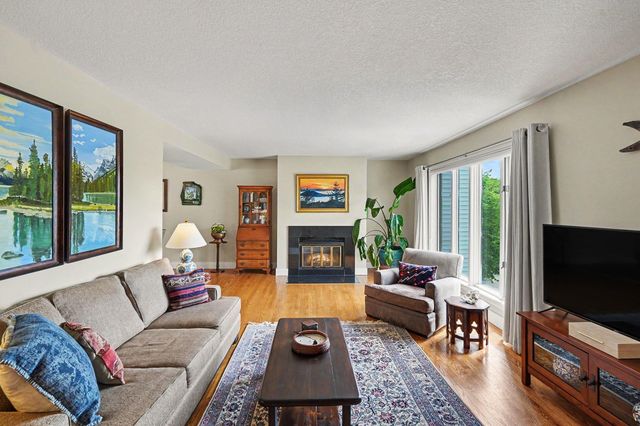 921 Dartmouth Avenue SE, Minneapolis, MN 55414