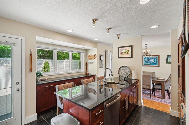 921 Dartmouth Avenue SE, Minneapolis, MN 55414