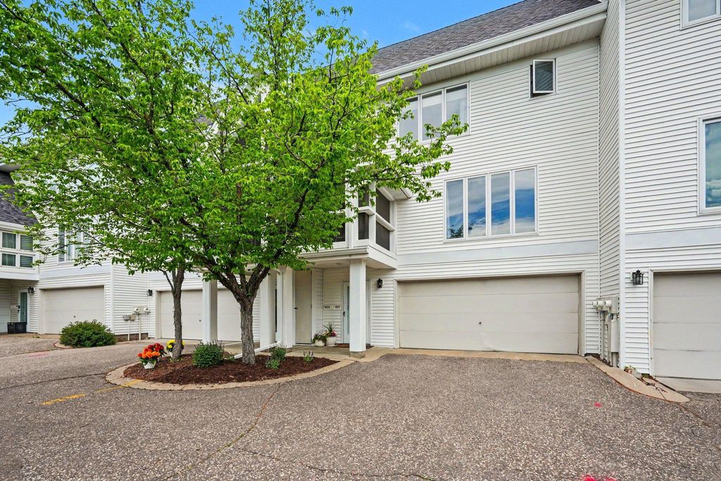 921 Dartmouth Avenue SE, Minneapolis, MN 55414 — photo 4