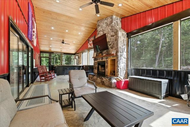 1568 BENT CREEK RD, Concord, VA 24538