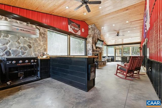 1568 BENT CREEK RD, Concord, VA 24538