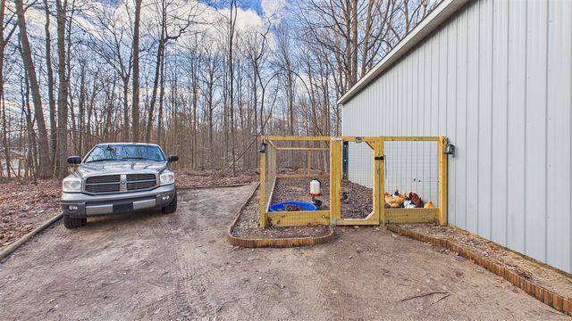 10345 Red Oak Ridge, Howard City, MI 49329