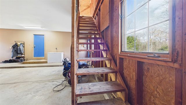 10345 Red Oak Ridge, Howard City, MI 49329