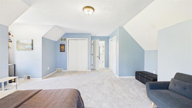 10345 Red Oak Ridge, Howard City, MI 49329