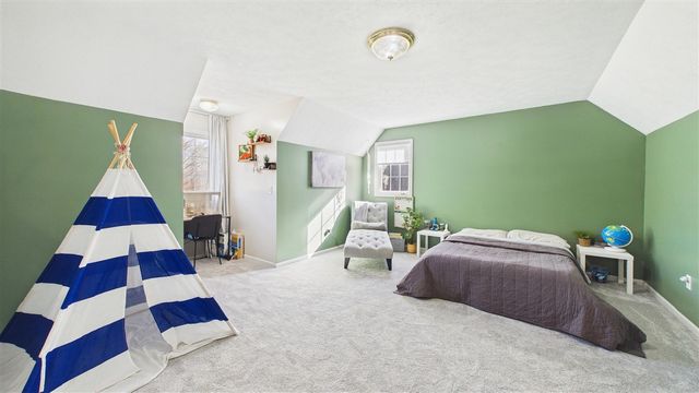 10345 Red Oak Ridge, Howard City, MI 49329