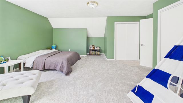 10345 Red Oak Ridge, Howard City, MI 49329