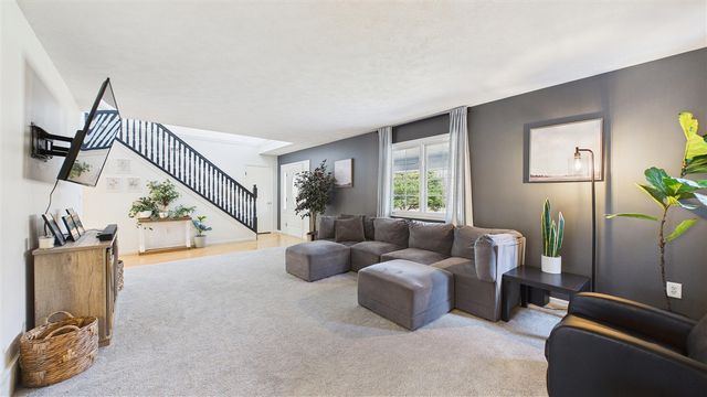 10345 Red Oak Ridge, Howard City, MI 49329