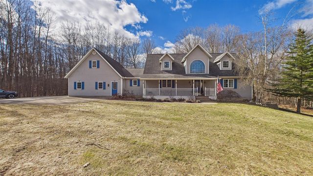 10345 Red Oak Ridge, Howard City, MI 49329