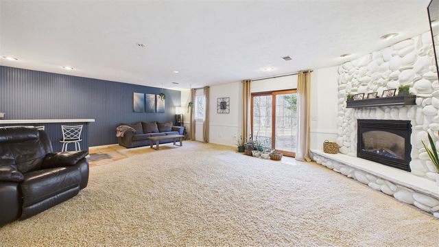 10345 Red Oak Ridge, Howard City, MI 49329