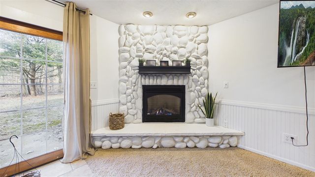 10345 Red Oak Ridge, Howard City, MI 49329