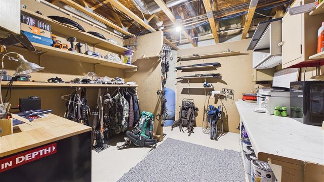 10345 Red Oak Ridge, Howard City, MI 49329