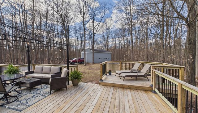 10345 Red Oak Ridge, Howard City, MI 49329