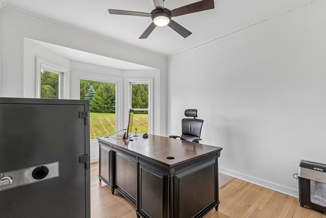5N619 Farrier Point Lane, St. Charles, IL 60175