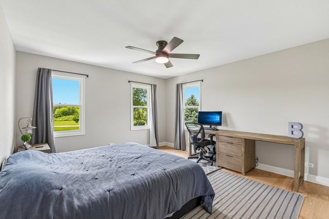 5N619 Farrier Point Lane, St. Charles, IL 60175