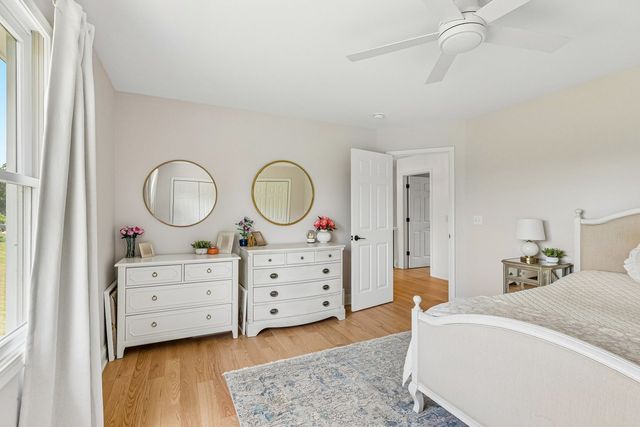 5N619 Farrier Point Lane, St. Charles, IL 60175