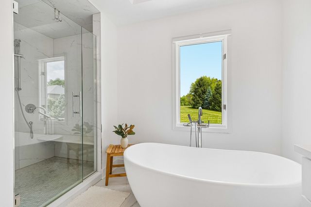 5N619 Farrier Point Lane, St. Charles, IL 60175