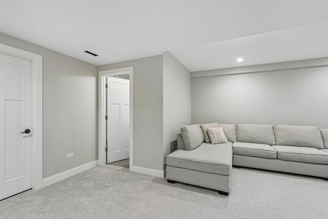 5N619 Farrier Point Lane, St. Charles, IL 60175