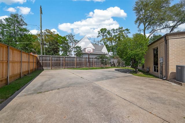 10614 Fairlane Drive, Houston, TX 77024