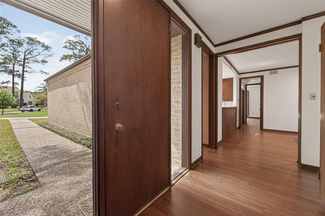 10614 Fairlane Drive, Houston, TX 77024