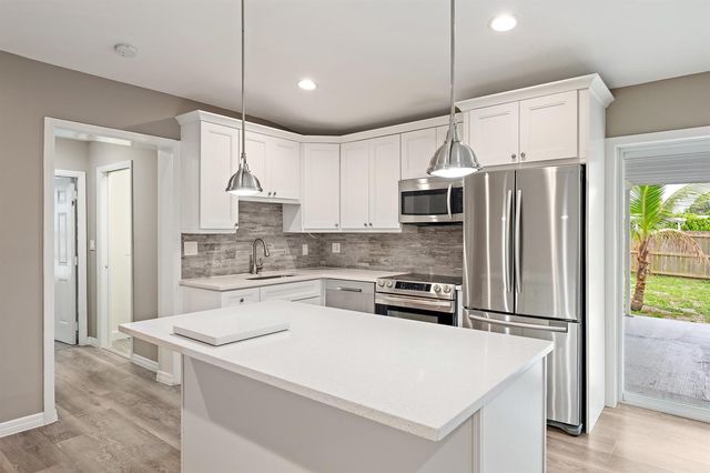 19144 SE Arnold Drive, Tequesta, FL 33469