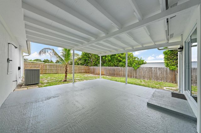 19144 SE Arnold Drive, Tequesta, FL 33469