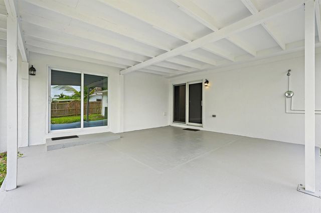19144 SE Arnold Drive, Tequesta, FL 33469