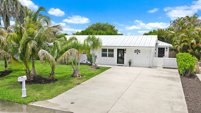 19144 SE Arnold Drive, Tequesta, FL 33469
