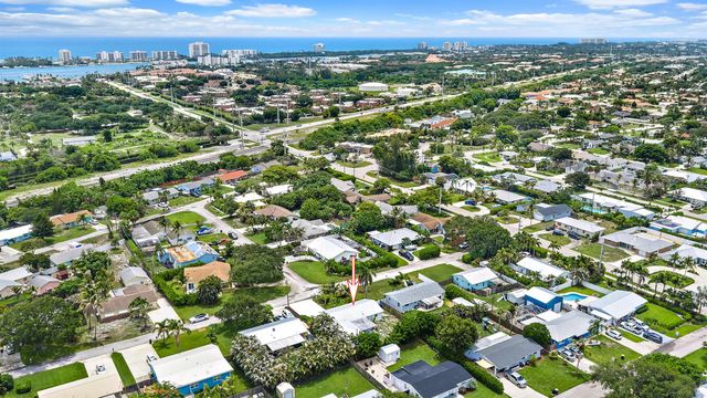 19144 SE Arnold Drive, Tequesta, FL 33469