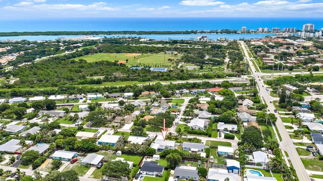 19144 SE Arnold Drive, Tequesta, FL 33469