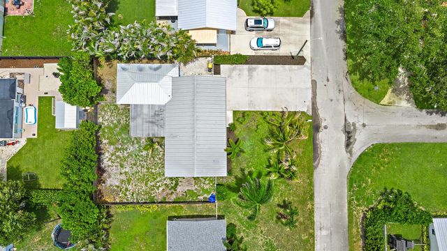 19144 SE Arnold Drive, Tequesta, FL 33469