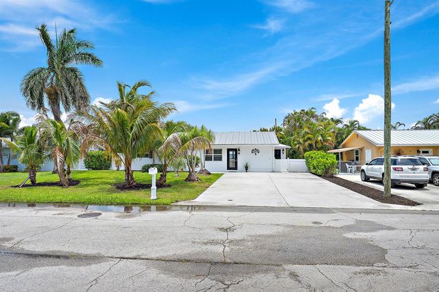 19144 SE Arnold Drive, Tequesta, FL 33469