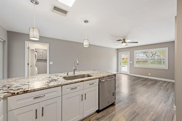 19144 SE Arnold Drive, Tequesta, FL 33469