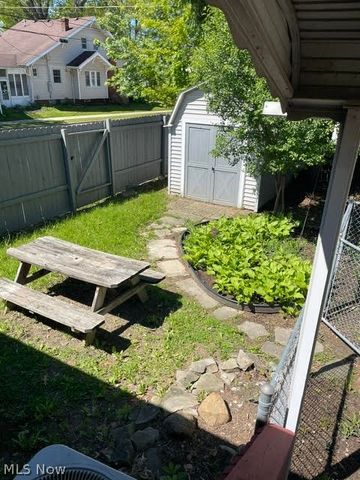 1544 Wyandotte Avenue, Lakewood, OH 44107