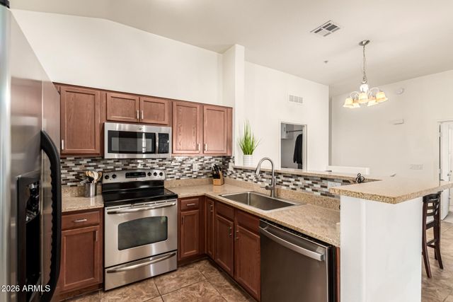 2725 E MINE CREEK Road 2022, Phoenix, AZ 85024