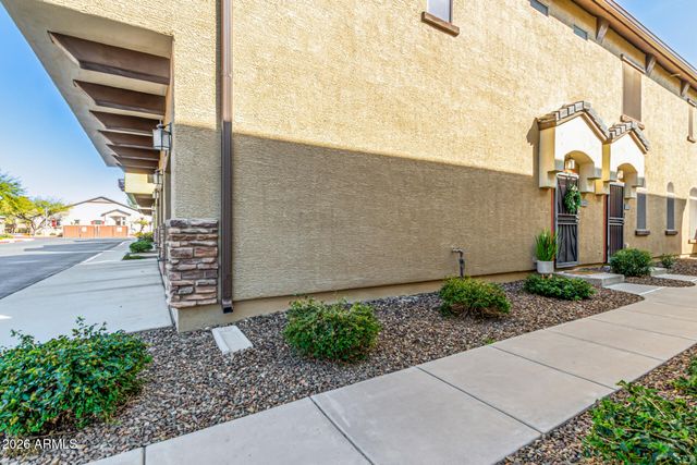 2725 E MINE CREEK Road 2022, Phoenix, AZ 85024