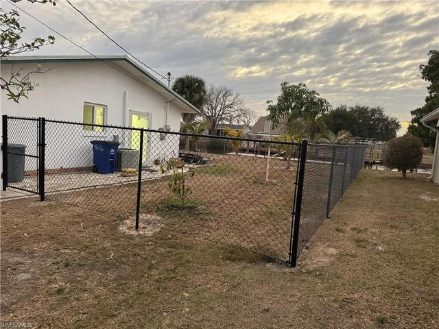 2231 Isle Of Pines AVE, Fort Myers, FL 33905