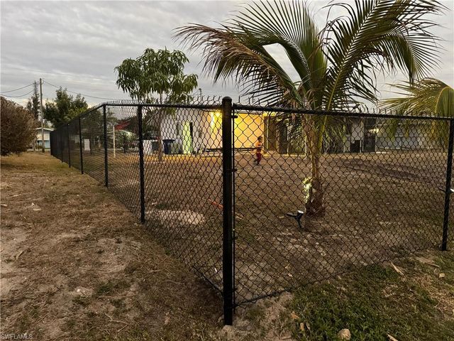 2231 Isle Of Pines AVE, Fort Myers, FL 33905