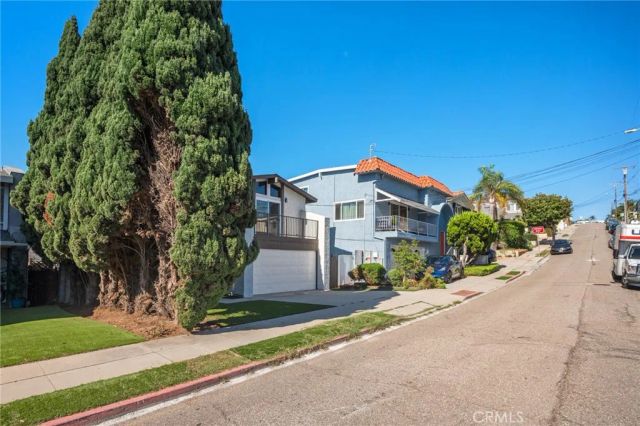 845 2nd Street, Hermosa Beach, CA 90254