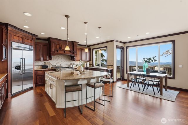 2734 NE Daphne Street, Issaquah, WA 98029