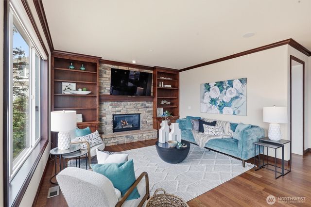 2734 NE Daphne Street, Issaquah, WA 98029