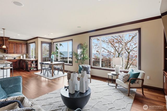 2734 NE Daphne Street, Issaquah, WA 98029