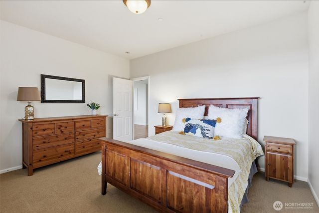2734 NE Daphne Street, Issaquah, WA 98029