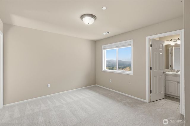 2734 NE Daphne Street, Issaquah, WA 98029