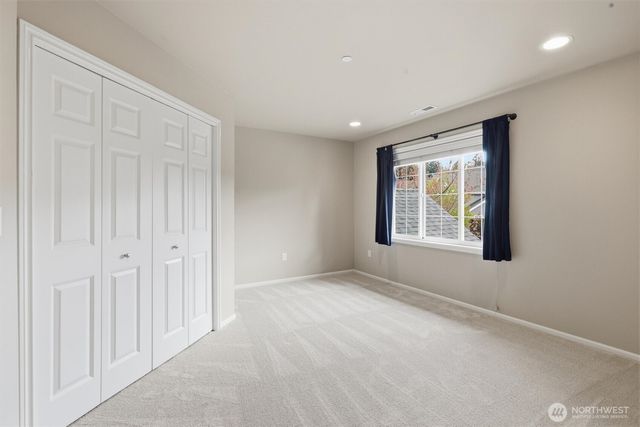 2734 NE Daphne Street, Issaquah, WA 98029