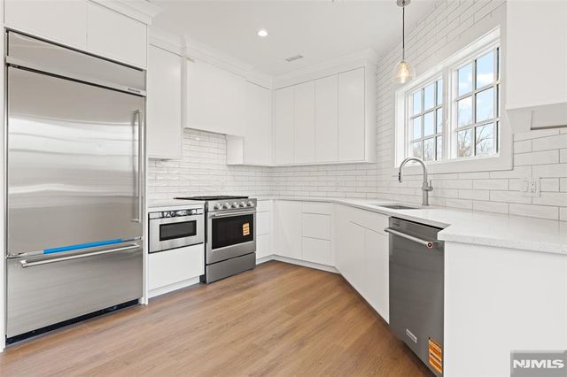 445 Ramapo Valley Road 1, Oakland, NJ 07436