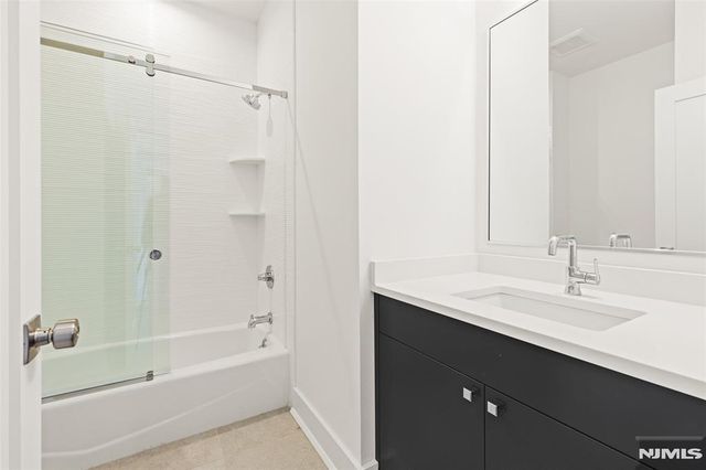 445 Ramapo Valley Road 1, Oakland, NJ 07436