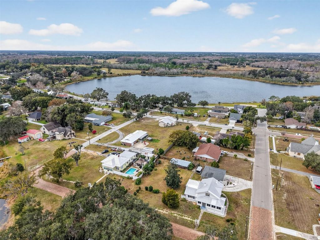 Image 6 of property listing at XXX S INDIANA AVE, Groveland, FL 34736