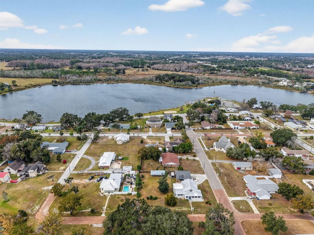 Image 10 of property listing at XXX S INDIANA AVE, Groveland, FL 34736