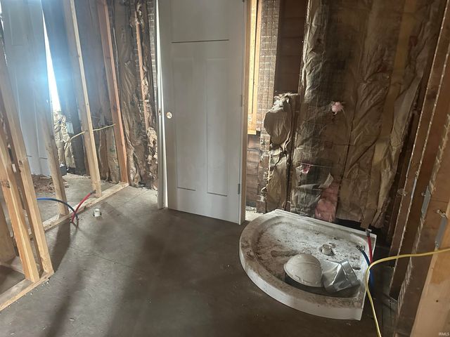 550 Lincolnway, Mishawaka, IN 46544