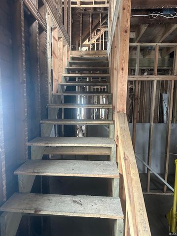 550 Lincolnway, Mishawaka, IN 46544